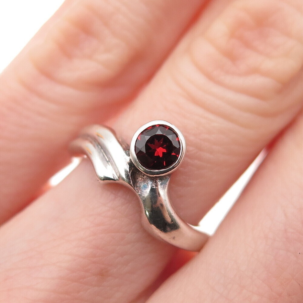 BOMA 925 Sterling Silver Vintage Real Red Garnet Modernist Ring Size 5.25